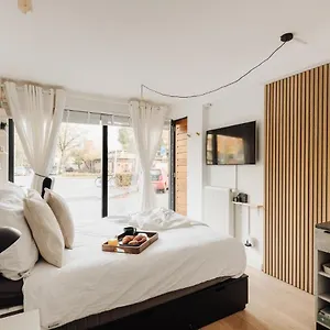 https://luxurious-private-studio-amsterdam-zuid.thehaguehotels.net