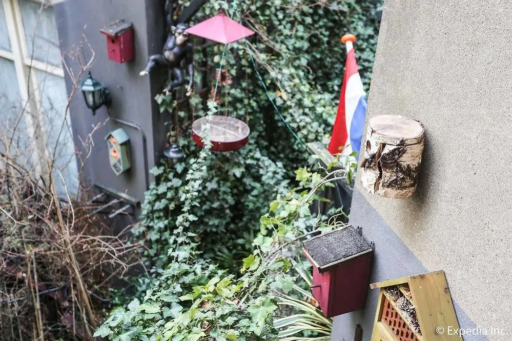 Nadia Hotel Amsterdam 2*,