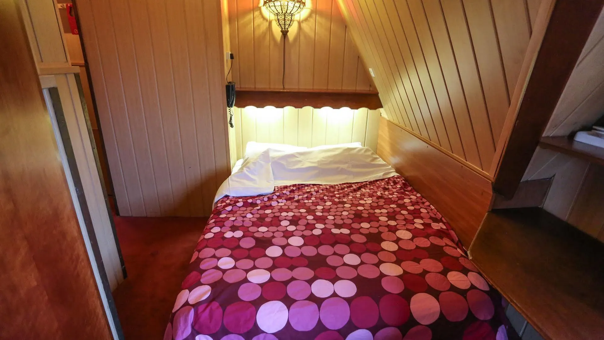 **  Nadia Hotel Amsterdam Netherlands